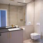Brand New Luxurious In Center *