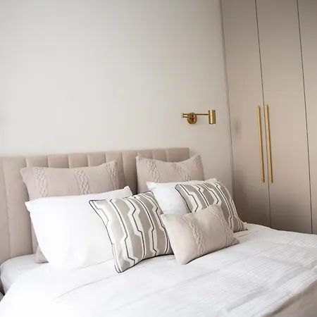 Apartment Brand New Luxurious In Center *