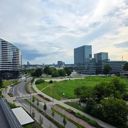 Brand New Luxurious In Center * Wilna