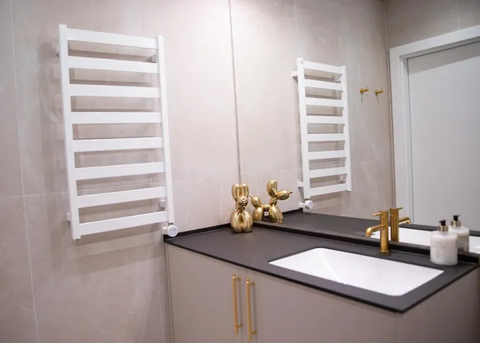 Brand New Luxurious In Center Lejlighed *