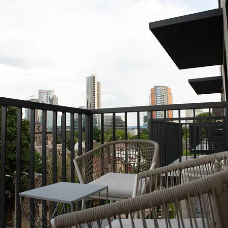 Brand New Luxurious In Center Апартаменти